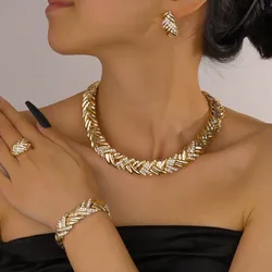 Fashion Crystal 18k Gold Plated Dubai Jewelry Set Necklace Wedding Earrings Ring Bracelet Women Bridal Jewelry Accessories