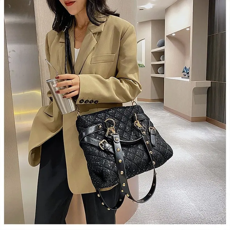 حقيبة حمل متعددة الاستخدامات للنساء حقيبة كتف كبيرة متعددة الاتجاهات حقيبة حمل كاجوال حقيبة يد عصرية محفظة جلدية واسعة