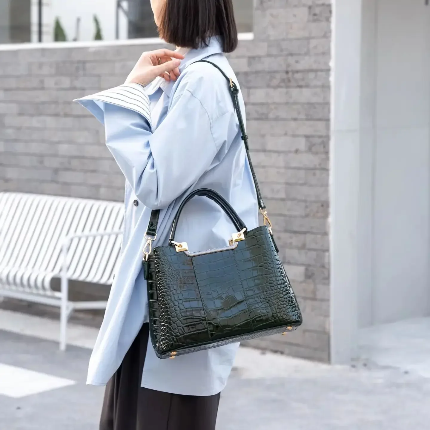Aidrani Ladies Genuine Cowhide Tote Bag, Croc Pattern, Gold Metal Hardware, Removable Strap, Elegant Women Work Handbag Purse