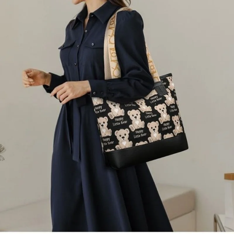 

Women's 2024 New Canvas Printed Bear Women's Bag Fashion Versatile Shoulder Bag Large Capacity Tote Bag Cloth Bag