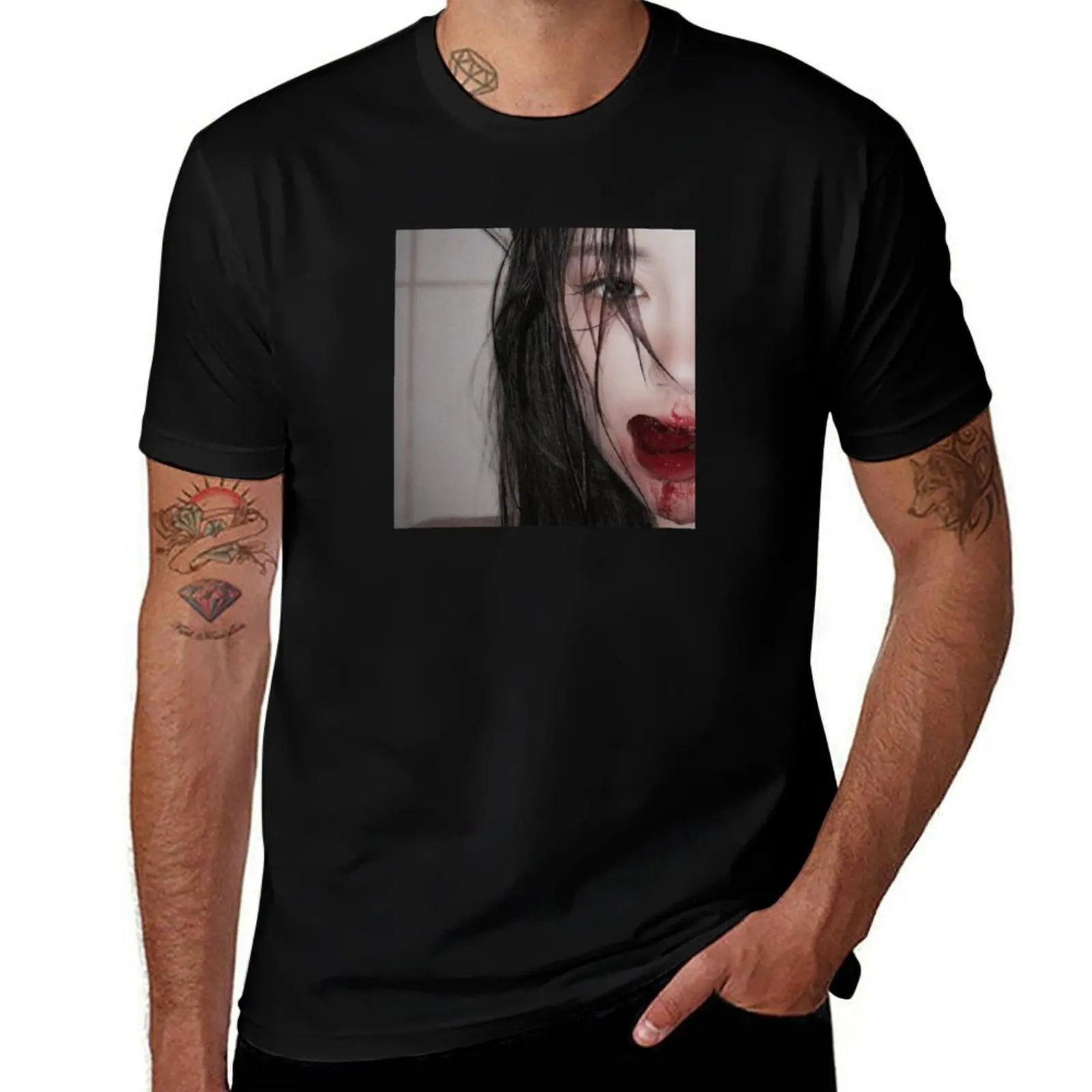 Mouth Bleeding Korean Model Aesthetic T-Shirt Minimalist Plain Crew Neck T-Shirt