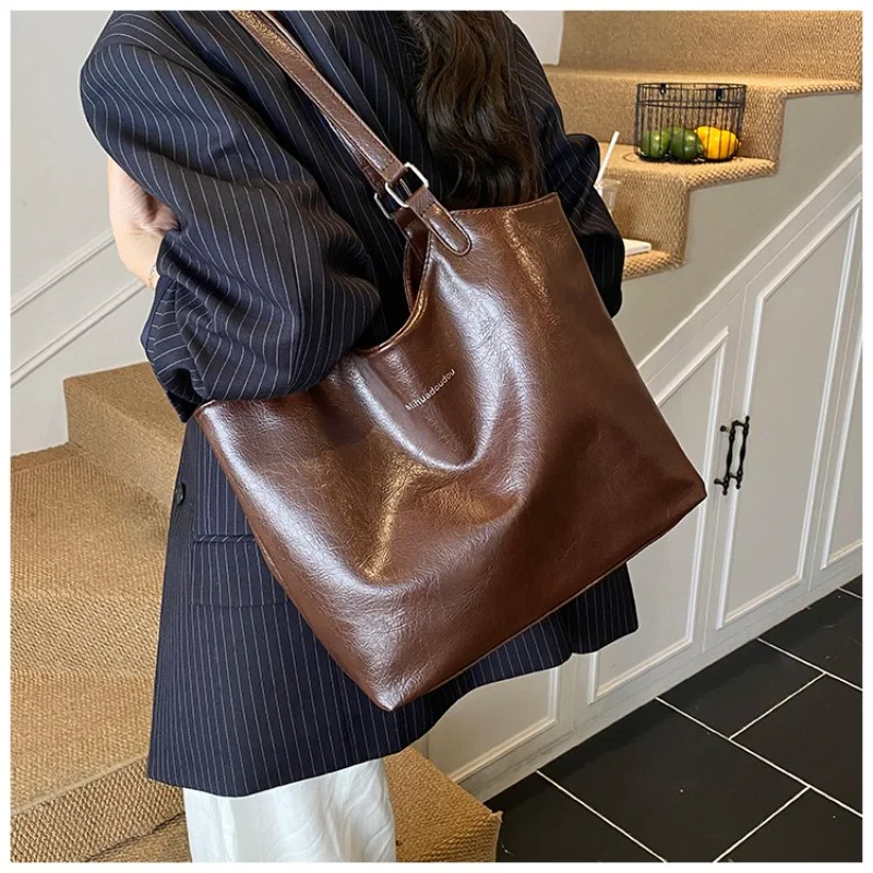 

Women's Everyday Style Oil Wax Leather Tote Shoulder Bag, Multi-Color for Work, Daily Commute, Shopping & Casual Street Style