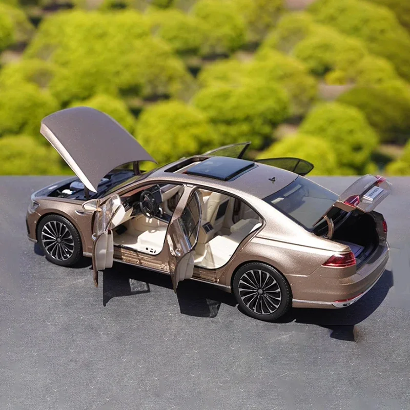 Diecast 1:18 Scale New Phideon 2021 Alloy Car Model Finished Product Simulation Toy Static Model Collection Gift Souvenir