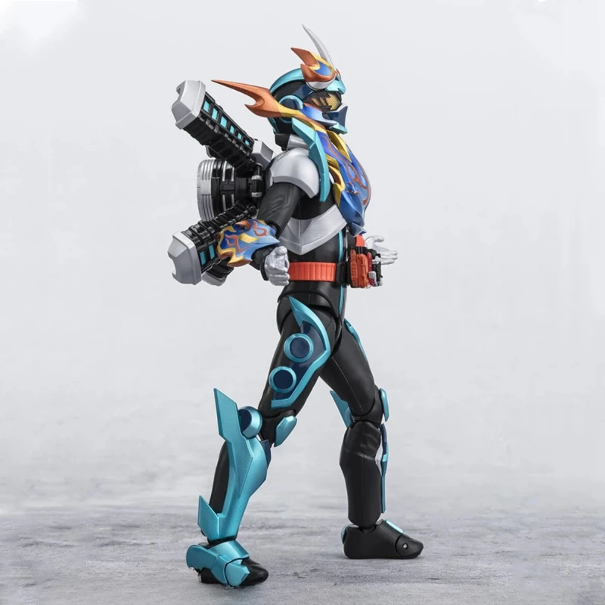 Oryginalny model anime Kamen Rider firmy Bandai, zestaw do składania Fire Gotchard Steamhopper, figurka akcji SHF, model do samodzielnego montażu, prezent na Boże Narodzenie.