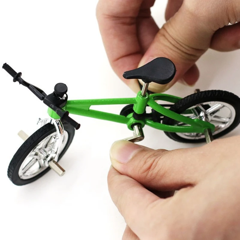 1 szt. Mini Rower Kreatywny Model Roweru Palcowego ze Stopu, Prezent Urodzinowy dla Chłopców i Dziewcząt, Zabawne Modele Zabawek