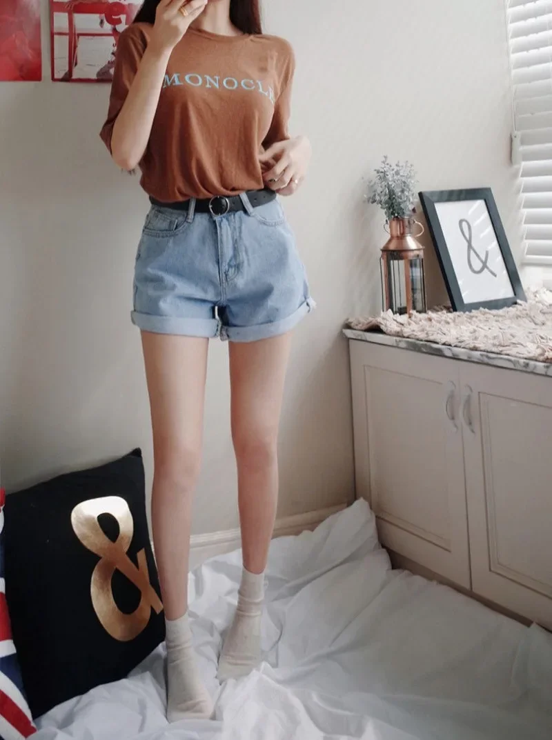 Neue Frauen einfarbig Manschetten Shorts Sommer lässig klassische Hot pants schicke Mädchen hohe Taille Denim Shorts Vintage blau Streetwears