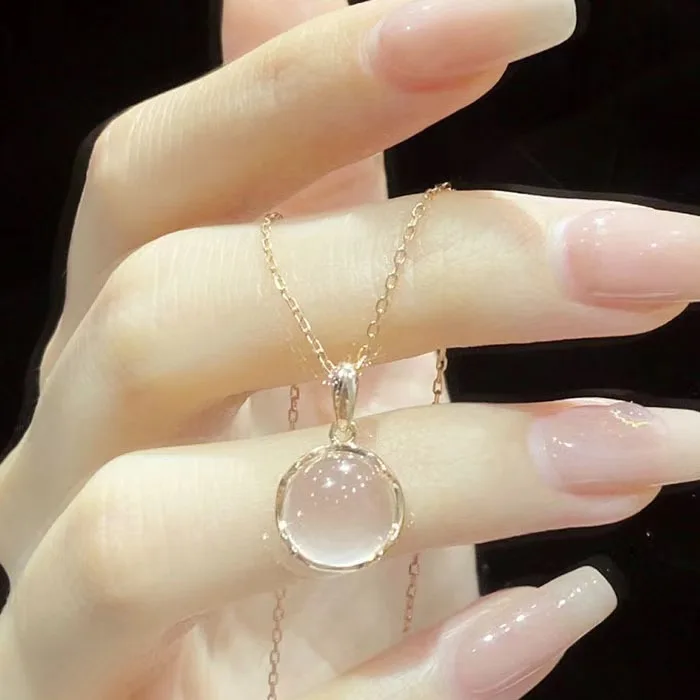 

Pink crystal pendant necklace women's light luxury niche design sense clavicle chain summer accessories are versatile