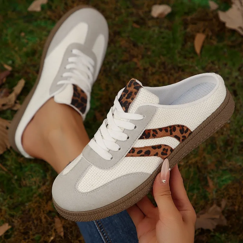 2026 Women's Round Closed Toe Comfortable Vintage Slippers Summer New Women Fashionable Casual Lace Embellishment Sandals