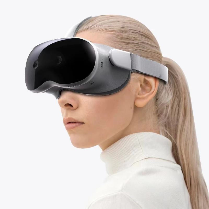 Virtual reality game VR head-mounted panoramic MR projection