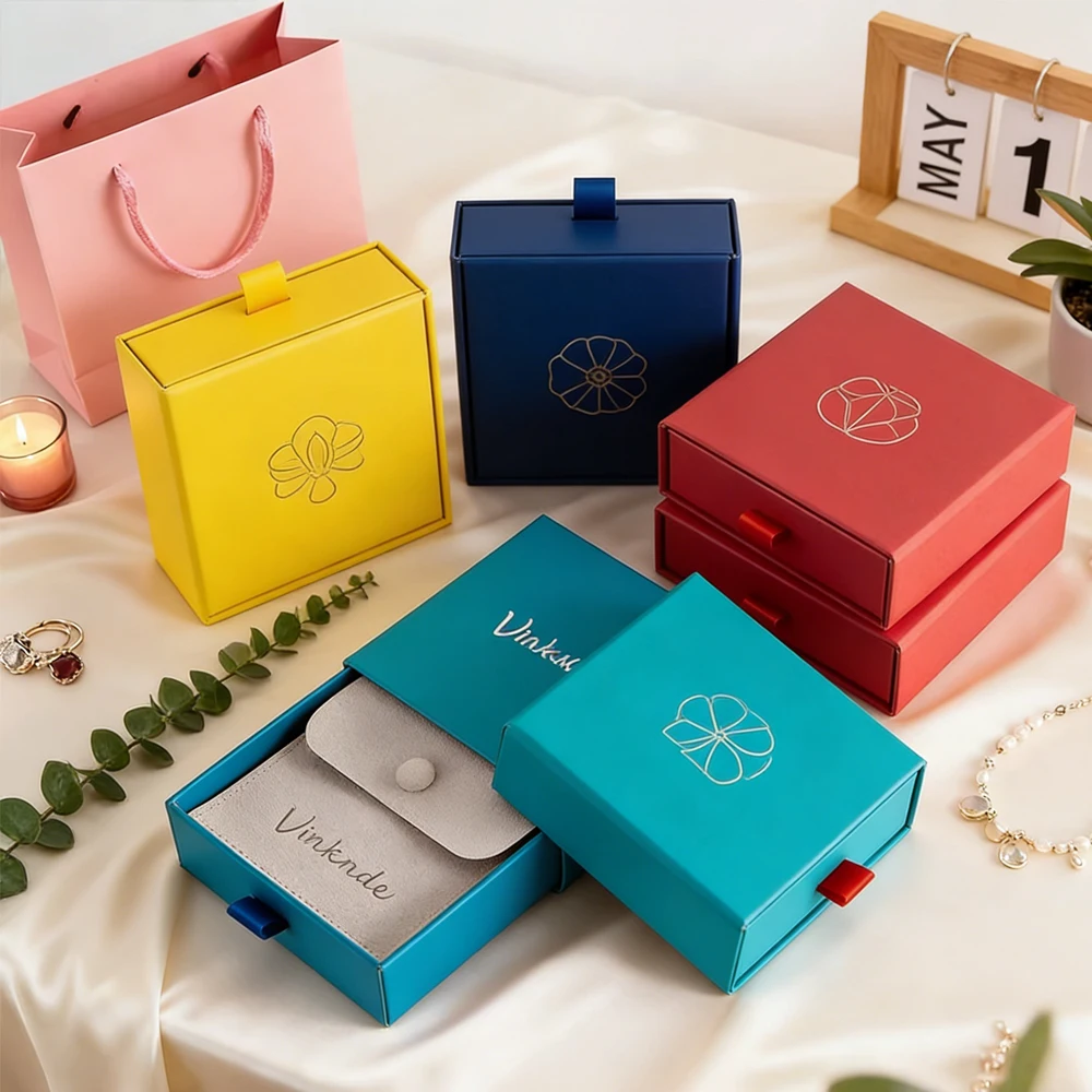

Custom Logo Red Paper Drawer Box Gift Packaging Boxes for Jewelry Earrings Rings Cosmetic Brooch With Microfiber Snap Bag Pouch