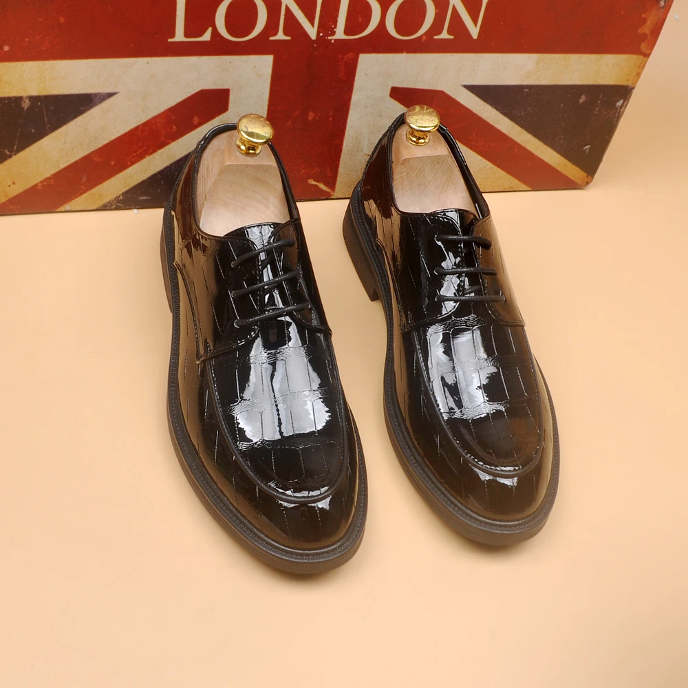 nuovi-uomini-busin-casual-slip-on-in-pelle-oes-briti-sle-punta-a-punta-pelle-verniciata-tendenza-giovanile-innalzamento-oes