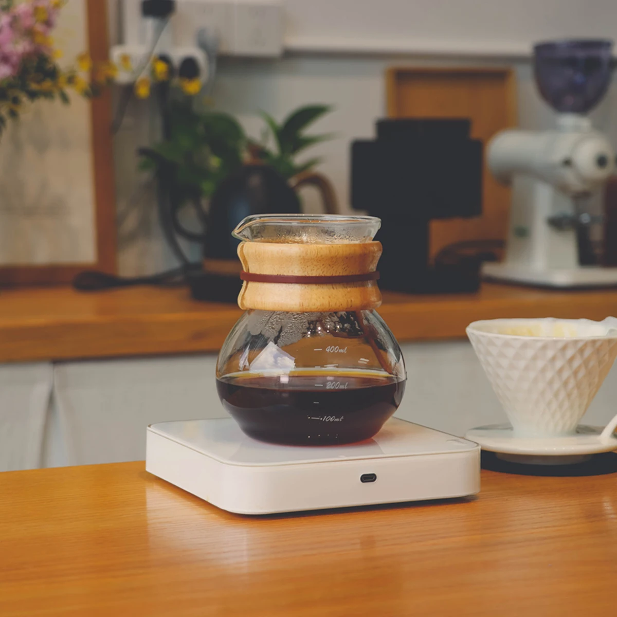 

Large Capaci 500ml American Retro Hand-Poured Coffee aring Pot with Bamboo Wood Chips Anti-Scalding Glass Coffee Pot