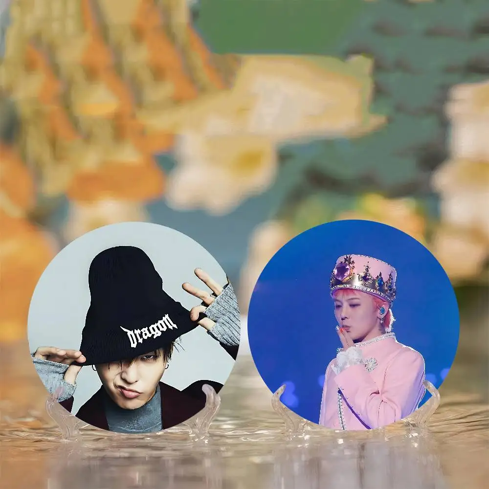 ستار G-Dragon 58mm اليدوية بروش الكرتون تأثيري شارة على ظهره مجوهرات اكسسوارات هدايا