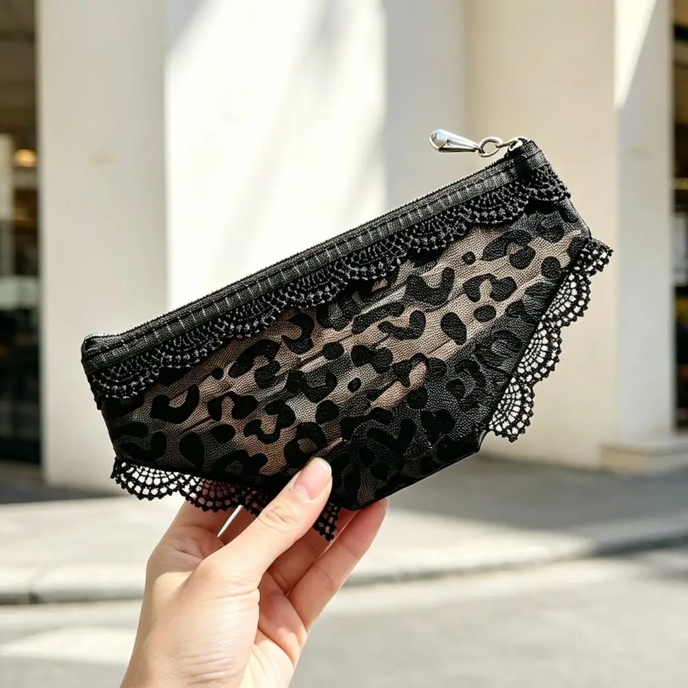 Unique Bikini Briefs Shape Cosmetic Bag Mesh Lace Heart Makeup Storage Pouch Y2K Transparent Toiletry Bag Storage for Travel