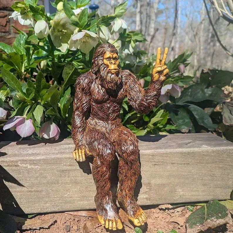 Funny Bigfoot Gorilla orangutan monkey Statue of Peace Resin Action Figure Model Garden Office Cabinet home Decor Ornament Gift