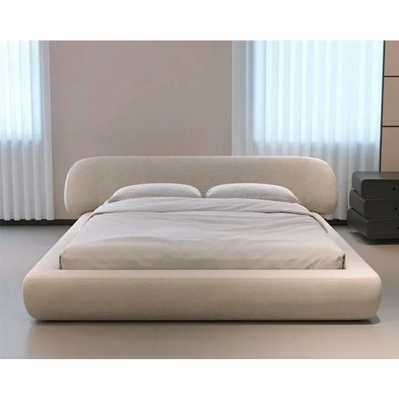 Simple cream cotton and linen fabric surrounded by high-end large apartment bed designer master bedroom