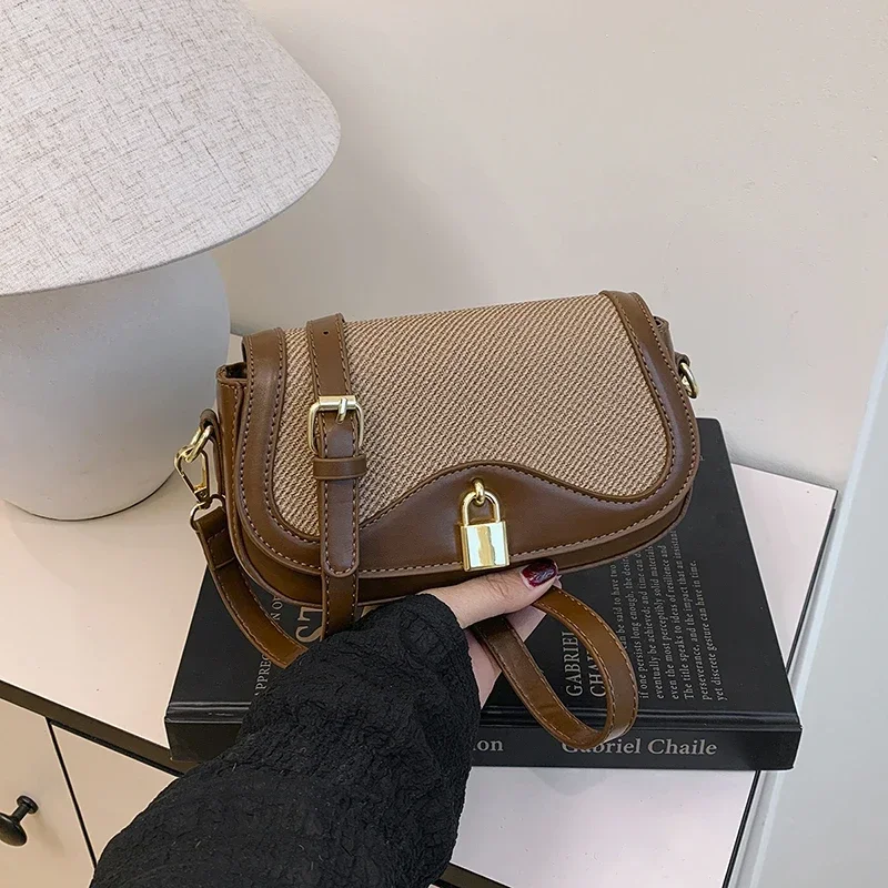 

Luxury Unique Simple Crossbody Bag for Stylish Women with Trendy Solid Color and Large Shopper Space