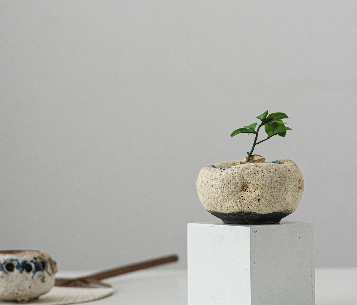 

CL Zen flower arrangement small vase homestay decoration ceramic vase white ceramic ornament decoration