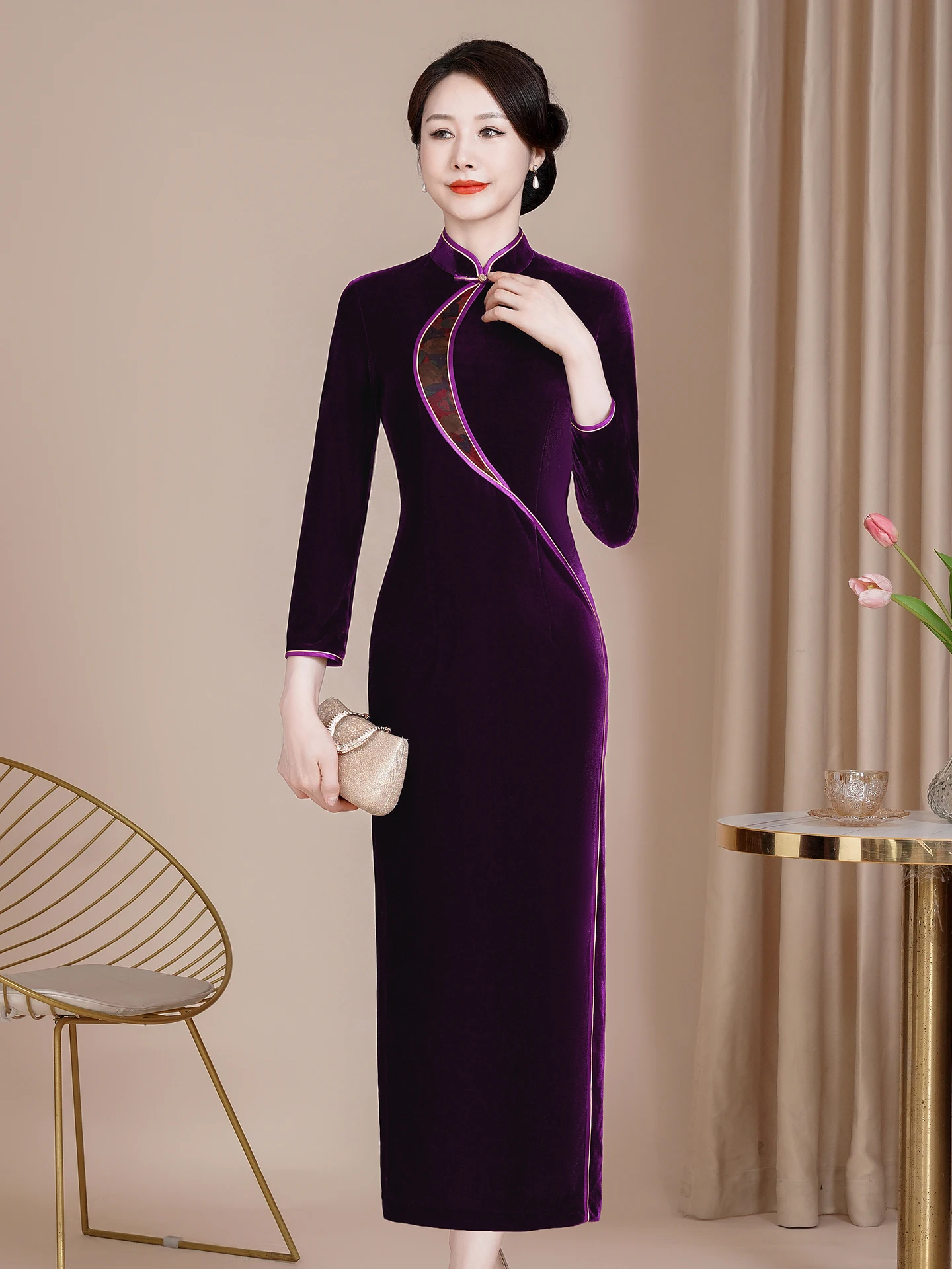 

Новинка осени 2025: Улучшенное китайское высококачественное бархатное длинное вечернее платье в стиле ретро для мам, облегающее, стройнящее фигуру