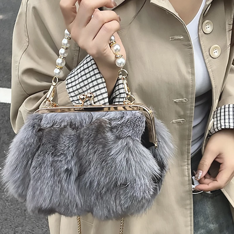 Winter New Plush Clip-style Bags 2025 Fashion Large Capacity Chain Crossbody Bag Women's Commute Versatile Shoulder Bags