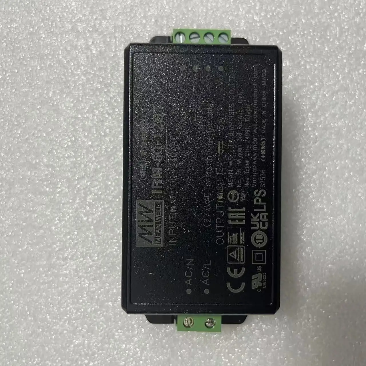 Тайваньский модуль питания MEAN WELL IRM-60-12ST 60W AC-DC для монтажа на печатную плату, зеленый, IRM-60 12V 5A