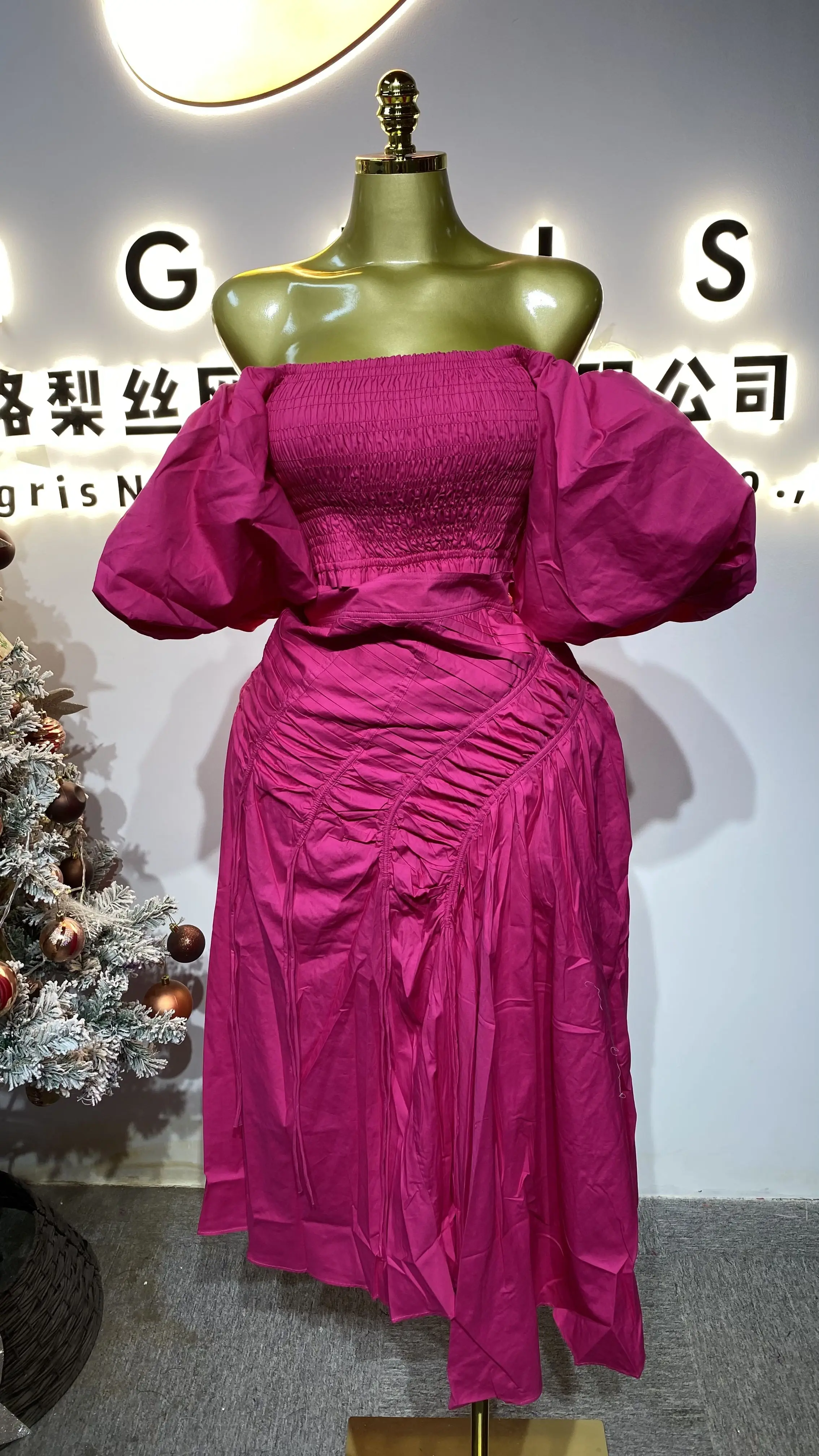 2025 New High-Quality Holiday Style Suit - One-Shoulder Tube Top with High Waist and Pleats-GZXX218