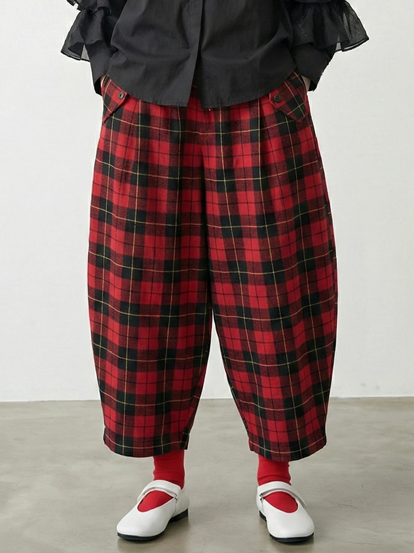 

Винтажные брюки-фонарики для женщин imakokoni 2026, весенние красные клетчатые художественные повседневные брюки с эластичной резинкой на талии 255338