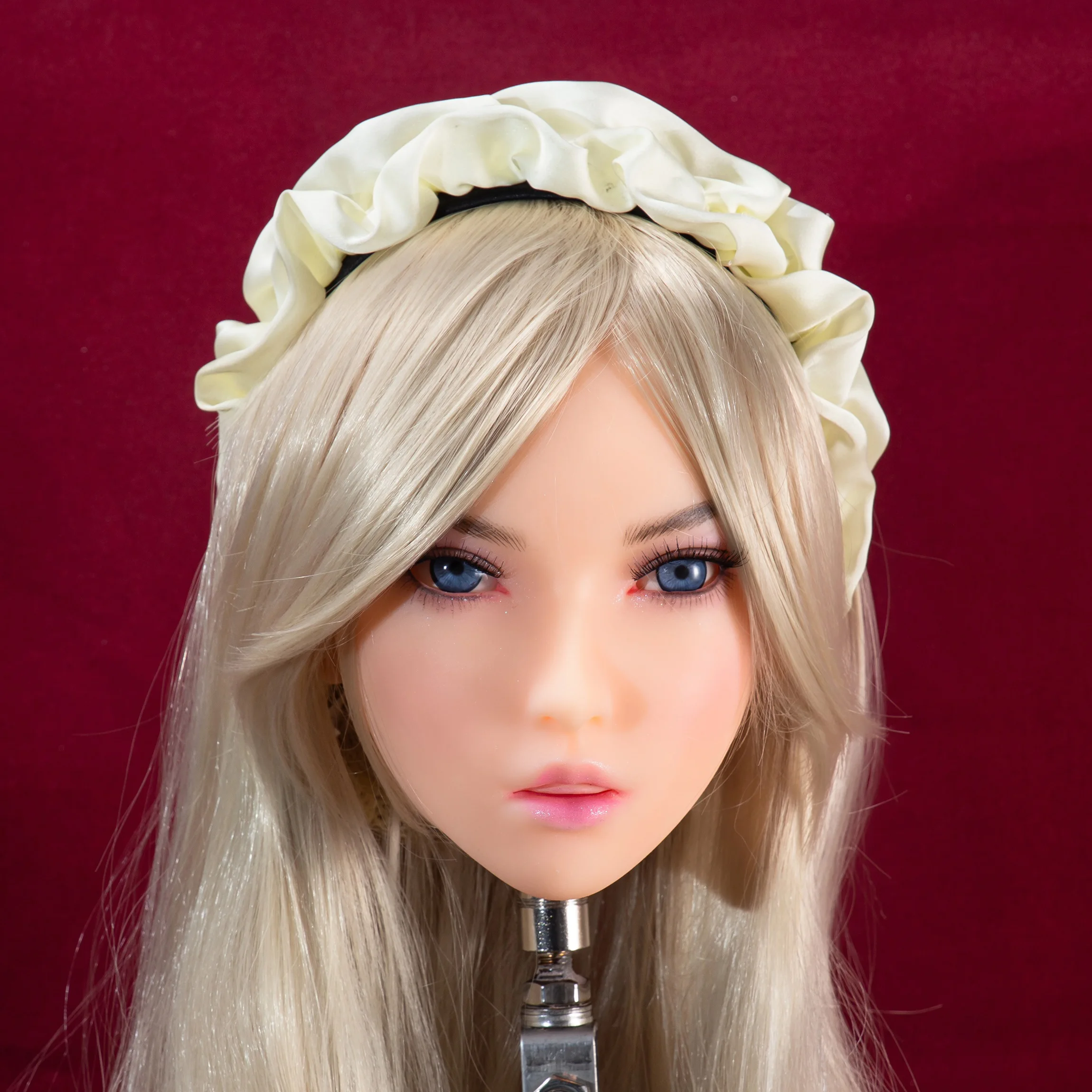 يمكنك فتح رأس سيليكون موديل جديد، مكياج رائع، شعر وحواجب مرسومة يدويًا، وفم ولسان