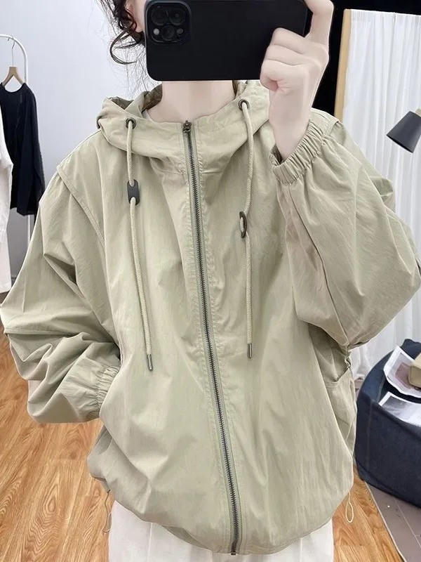 

Casual Pure Color Short Hooded Jacket 2026 Spring Autumn New Fashion Loose Workwear Coat Top for Women Commute Style Zipper D...