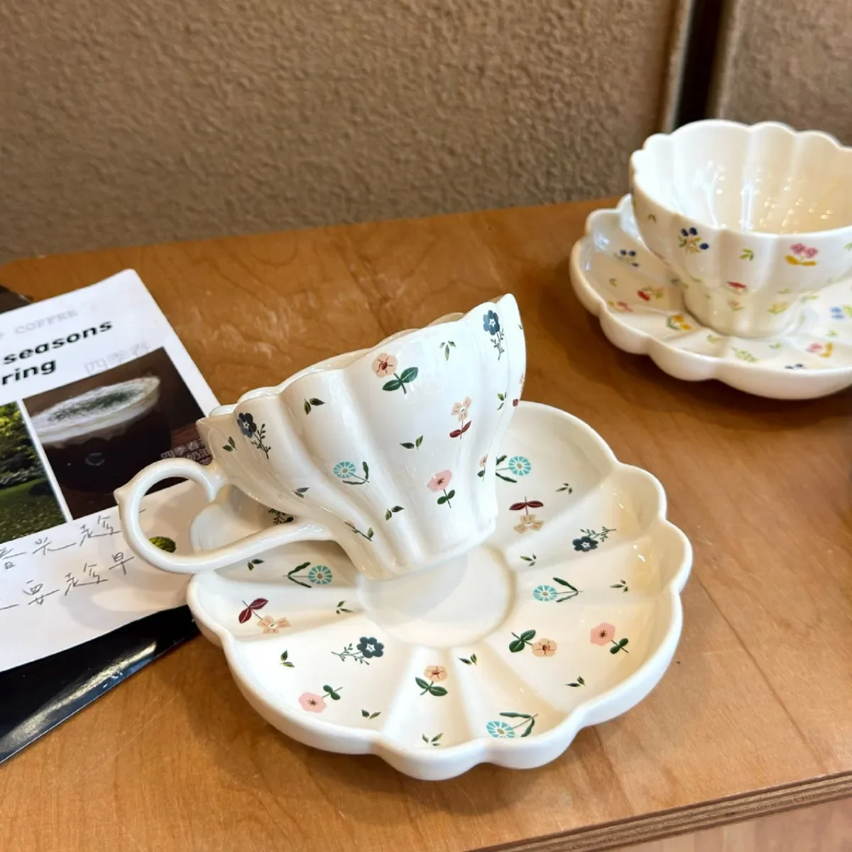 High-End Coffee Cup Niche High-Value Exquisite Gift Afternoon Tea Coffee Cup Saucer Small Flower Cup Large Capacity