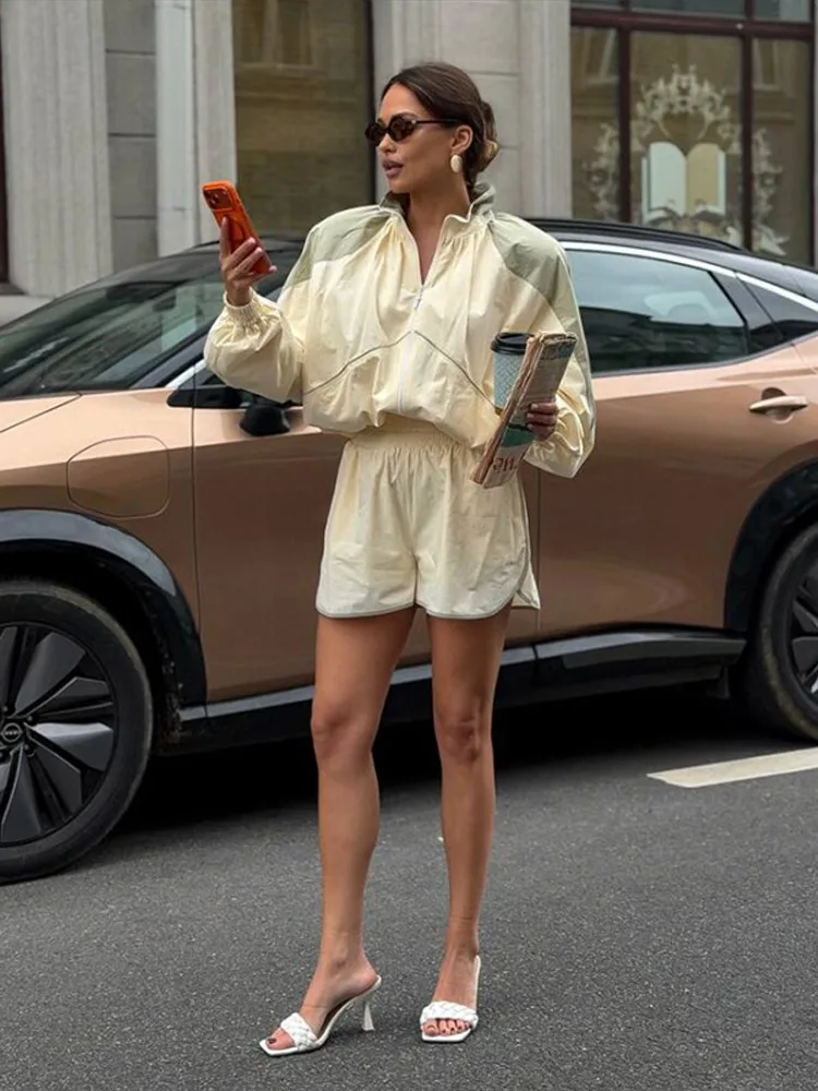 Reißverschluss-Nylon-Stehkragen-Sonnenschutzanzug für Damen, lockere, geteilte kurze Hose mit elastischem Bund, modische, lässige Damen-Sets, Sommer 2026