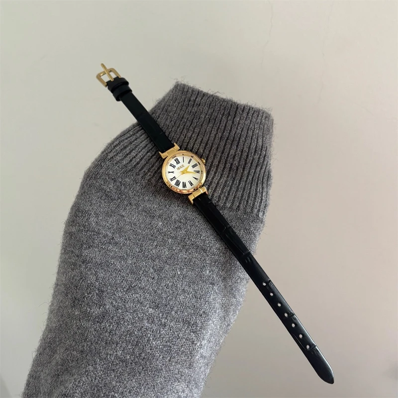 Classic trend women's watch elegant simple small fresh 2025 waterproof quartz watch birthday gift