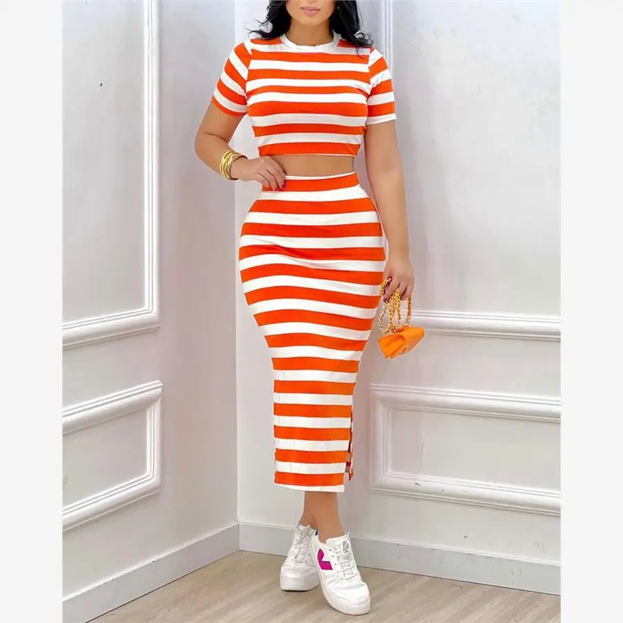 

Slim Fit Striped Print Crop Top And Split Hem Skirt Set Fashionable Polyester Women's Ensemble for Ages 25-35 Summer 2023