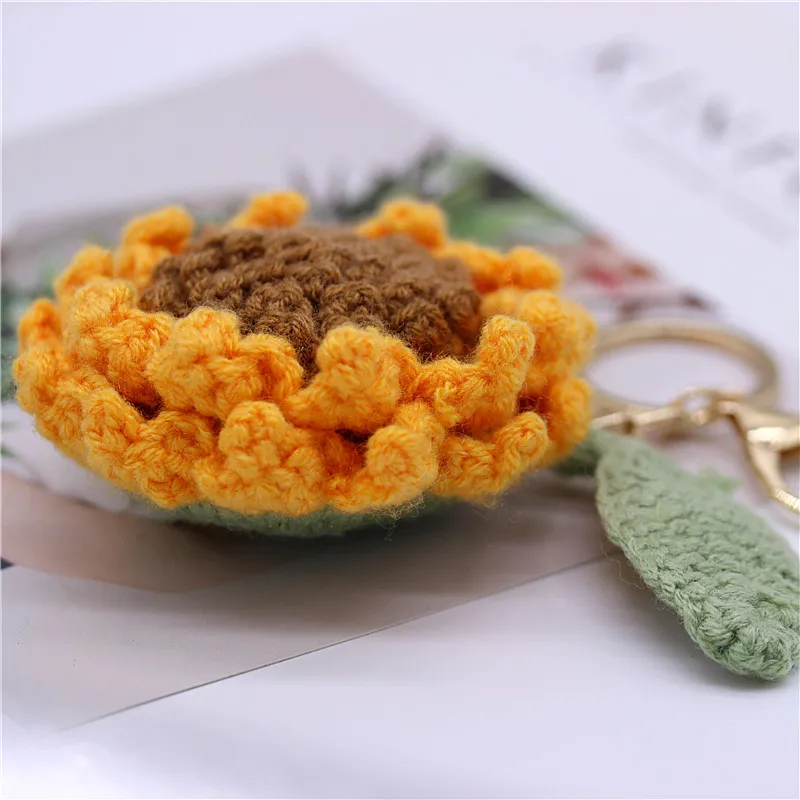 Creative Exquisite Hand-woven Pendant Woven Creative Wool Crochet Sunflower Keychain Bag Accessories Charm of Mobile Phone Gift