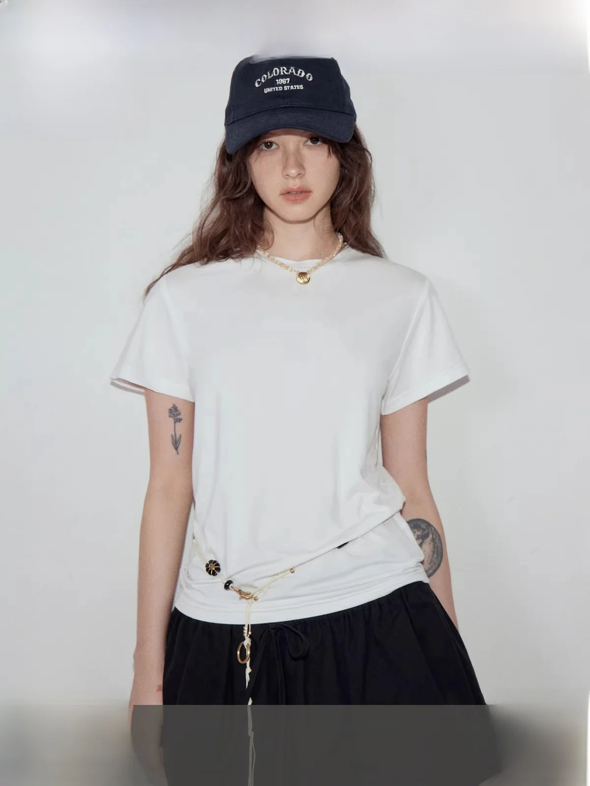 

Fano Simple Versatile Crew Ne ort Sve T-irt Women's Basic Summer White Top Comfortable Loose Fit Korean Sle