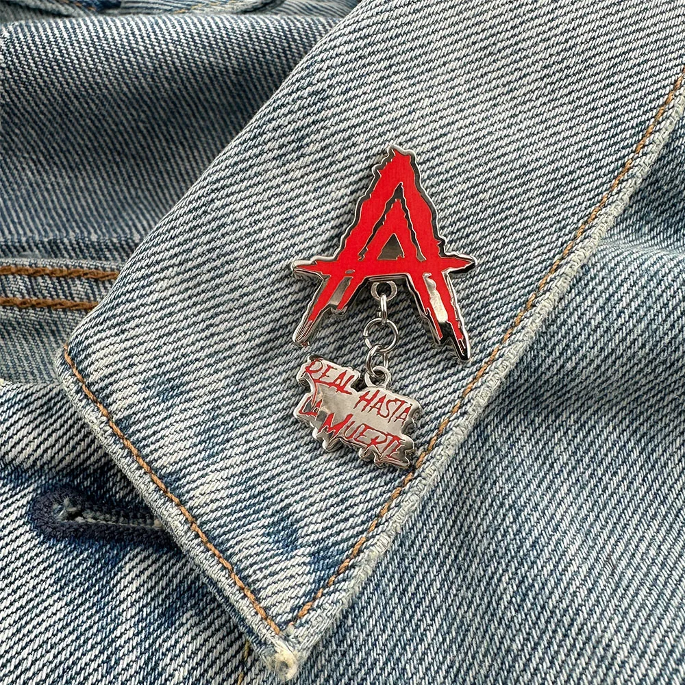 Real Hasta La Muerte Musikalbum-Brosche, Modischer Street-Style Anstecker für Kleidung, Taschen und Accessoires, Geschenk für Musikliebhaber – Detail 13