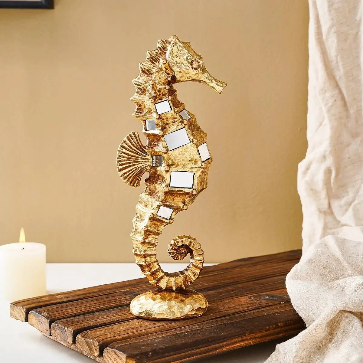 Resin Handicrafts Simulated Seahorse Sculpture Mirror-golden Seahorse Ocean Decorative Figurines Home Decoration Accessories
