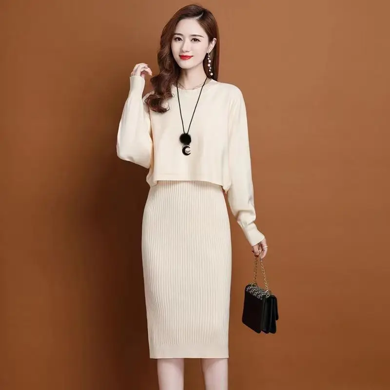 

Elegant Knitted Set 2024 Autumn/Winter New Loose Solid Color Cloak Fur Dress Two Piece Set