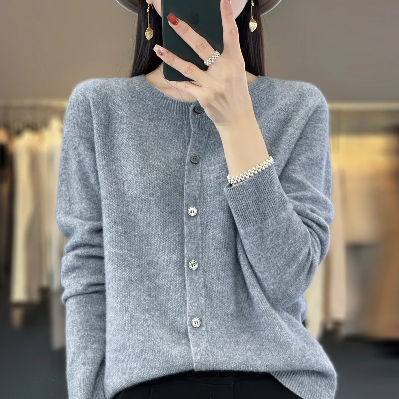 Long-sleeved women\'s sweater cashmere knitted 100% pure merino wool O-neck cardigan sweater coat in autumn and winter.