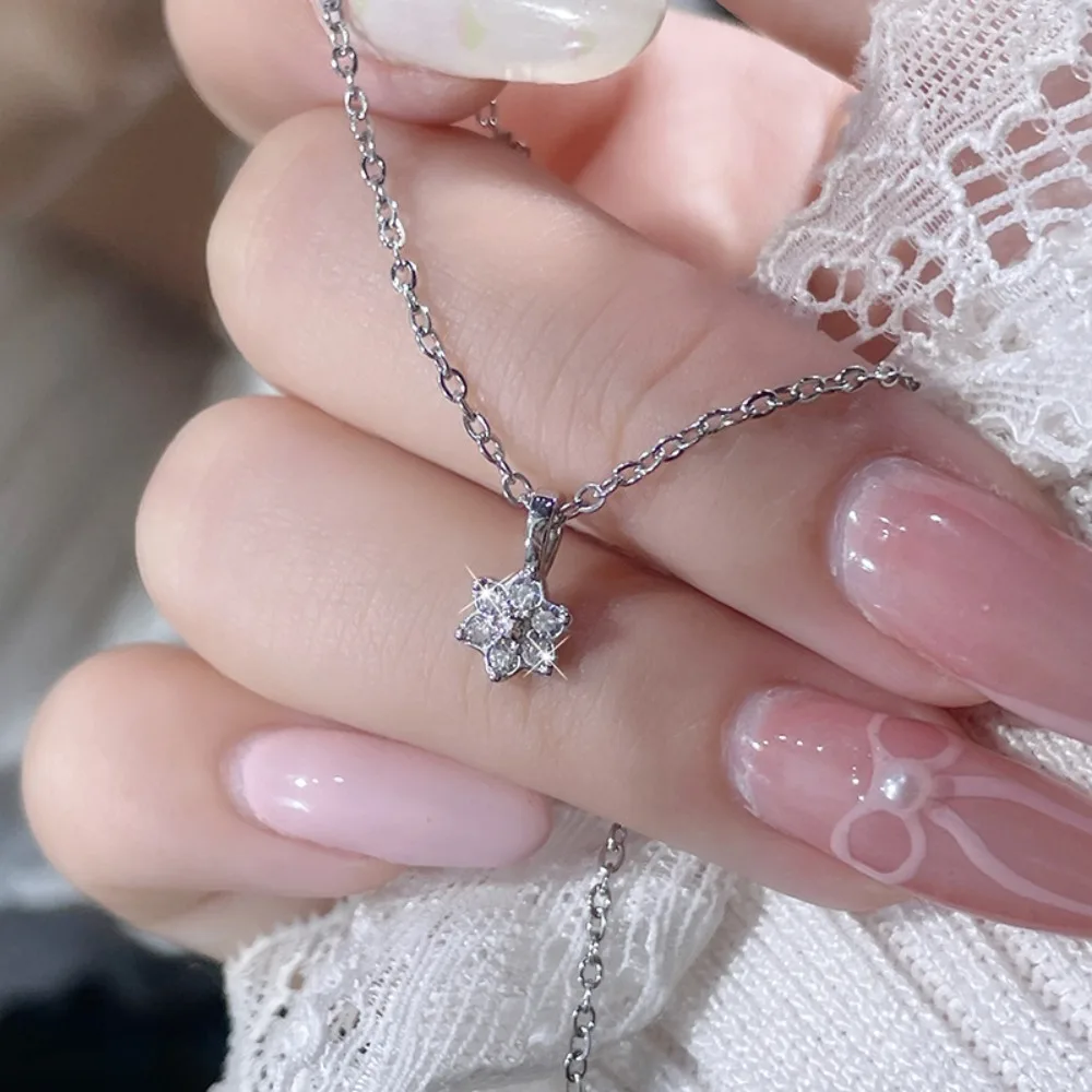 Korean Sparkling 925 Sterling Silver Six Point Star Zircon Snowflake Pendant Necklace for Women Exquisite Allergy Neck Jewelry