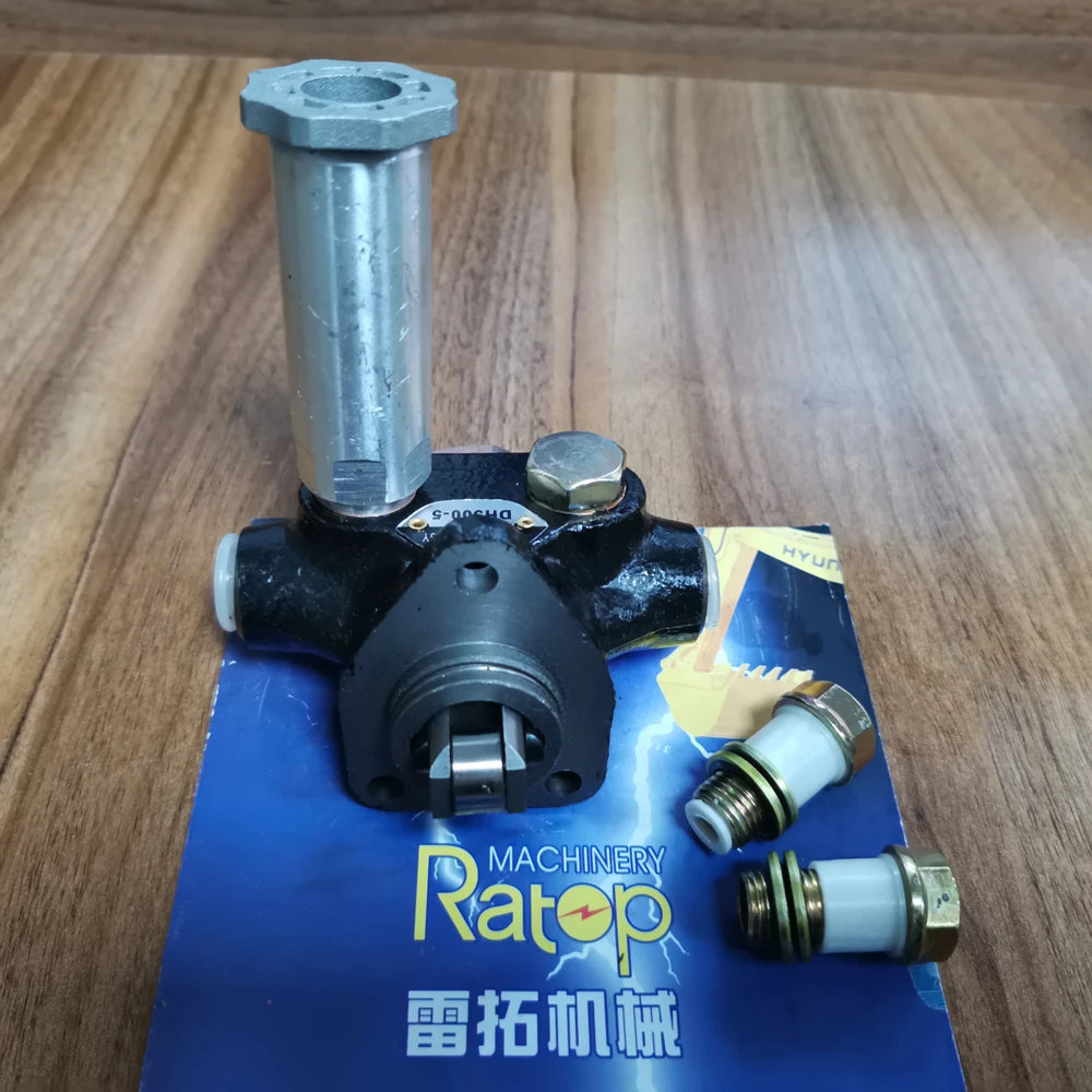 High Quality DH300-5 Excavator Engine Parts 105207-1520 Fuel Injection Pump Feed Hand Pump 105210-1700