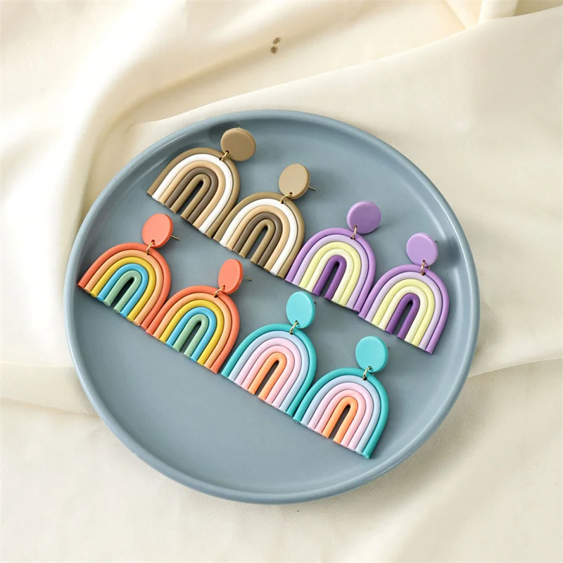 Regenbogenfarbene Bogen-Ohrringe, Modeschmuck, einzigartige Tropfen-Ohrringe aus Polymer-Ton, Geschenk für Frauen, trendiger Schmuck