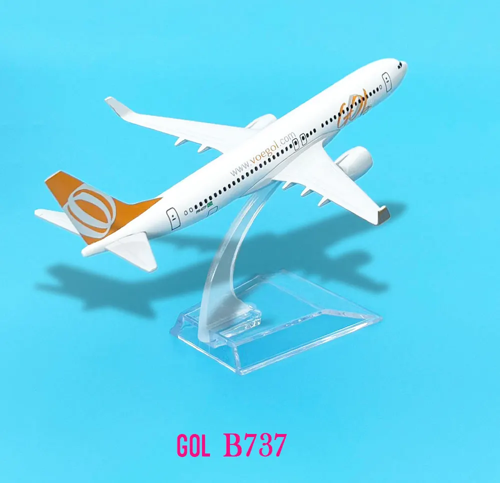 

Scale 1:400 GOL B737 Airlines Boeing Aircraft Model - Ideal Addition to any Diecast Aircraft Collection