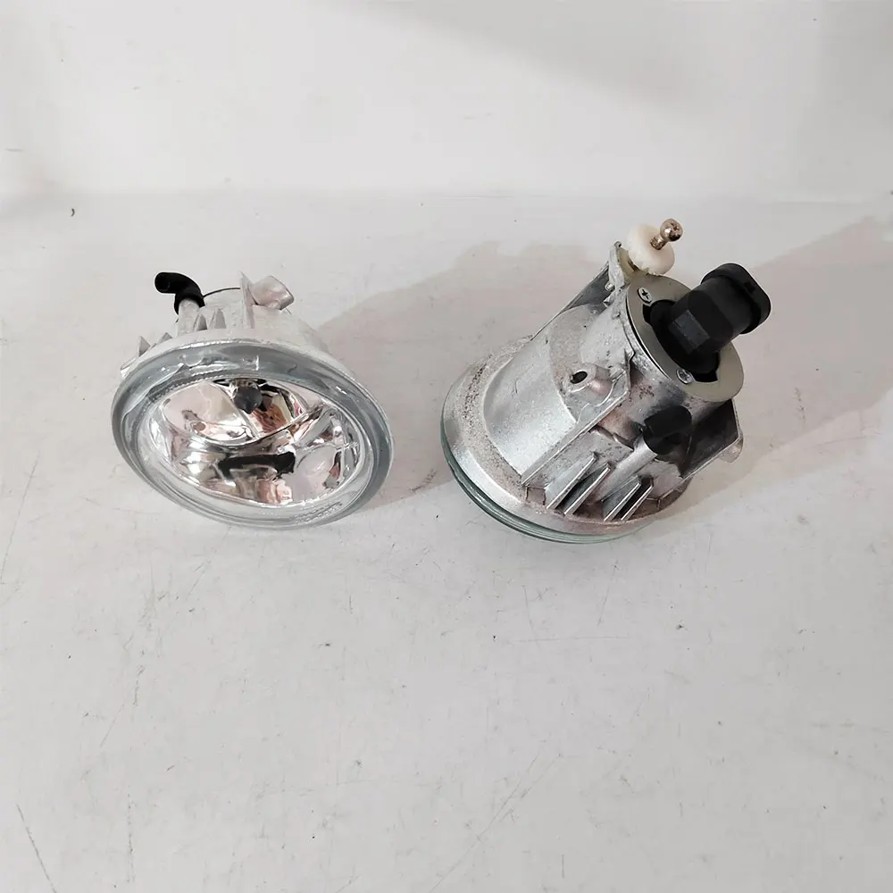 

Пара автомобильных противотуманных фар для Toyota IST NCP61 WISH Corolla Spacio Noah 8121152052 8122152052