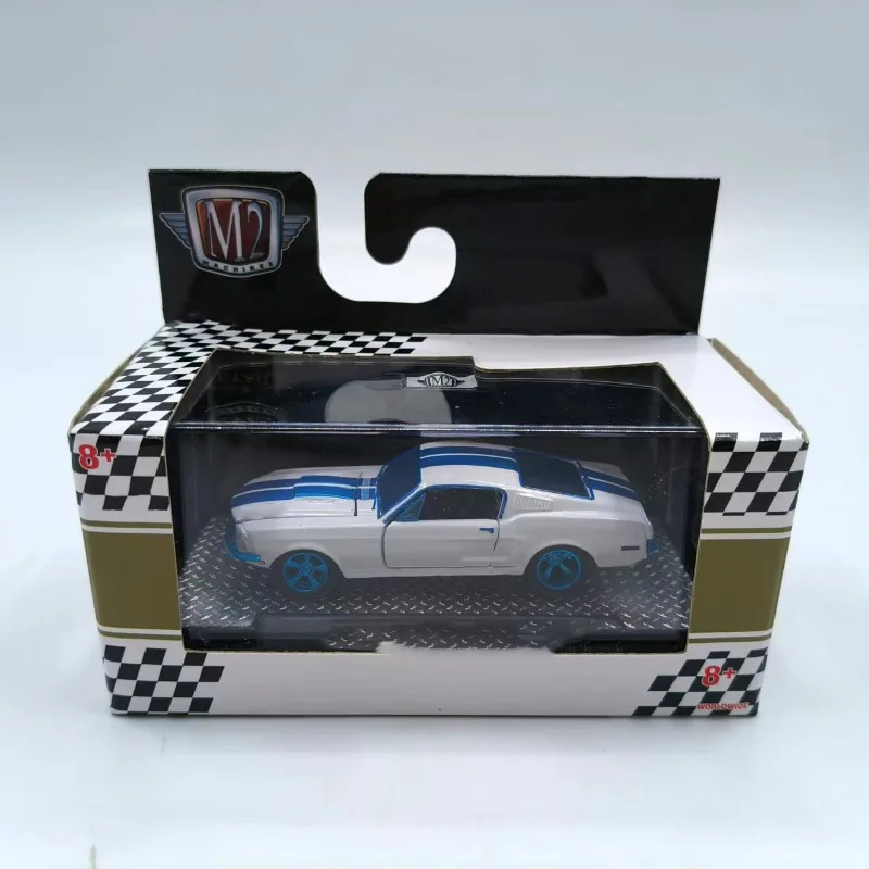 

M2 Simulated Alloy Car Model Classic Finished Static Collection Ornament Brand New Simulated Car Model with Packaging
