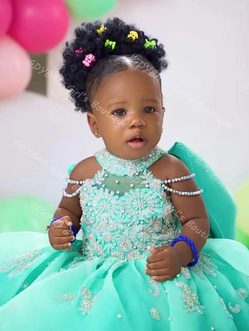 Aangepaste baby meisjes verjaardag jurk glitter kralen kant tule baljurk kinderen halter prinses optocht bloemenmeisje jurk met strik