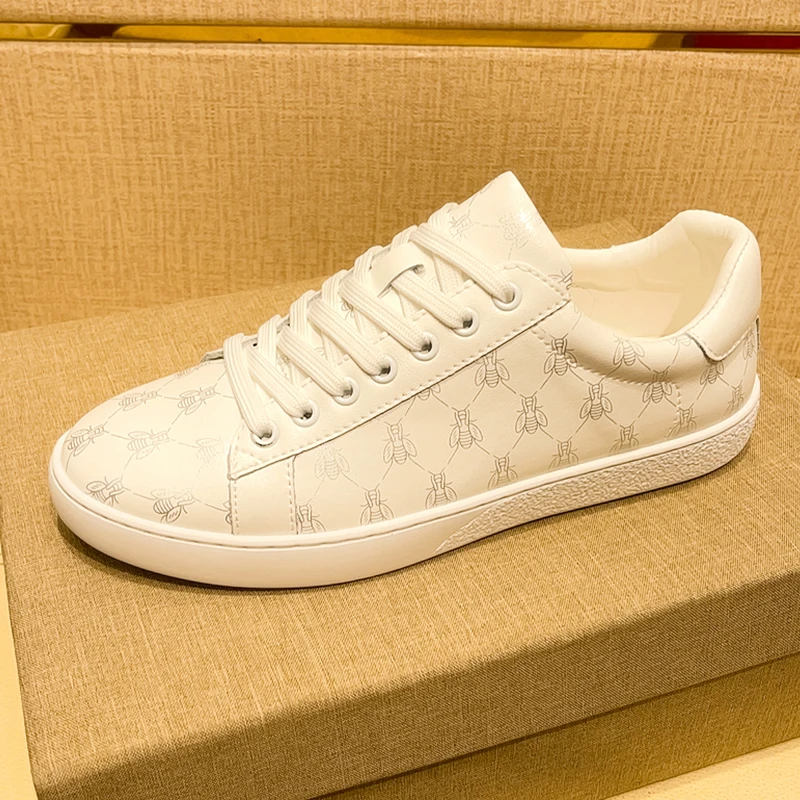 

2025 Summer New Sneakers for Men, Soft-Soled, Trendy, Versatile, High-End, Casual, Breathable White Shoes