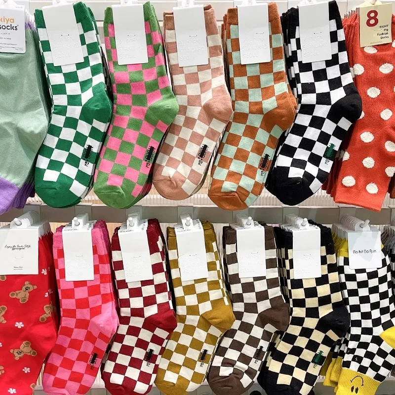 Harajuku Street Fashion Trendly Women Socks Black and White Squares Pattern Socks Men Novelty Skateboard Funny Cotton Socks