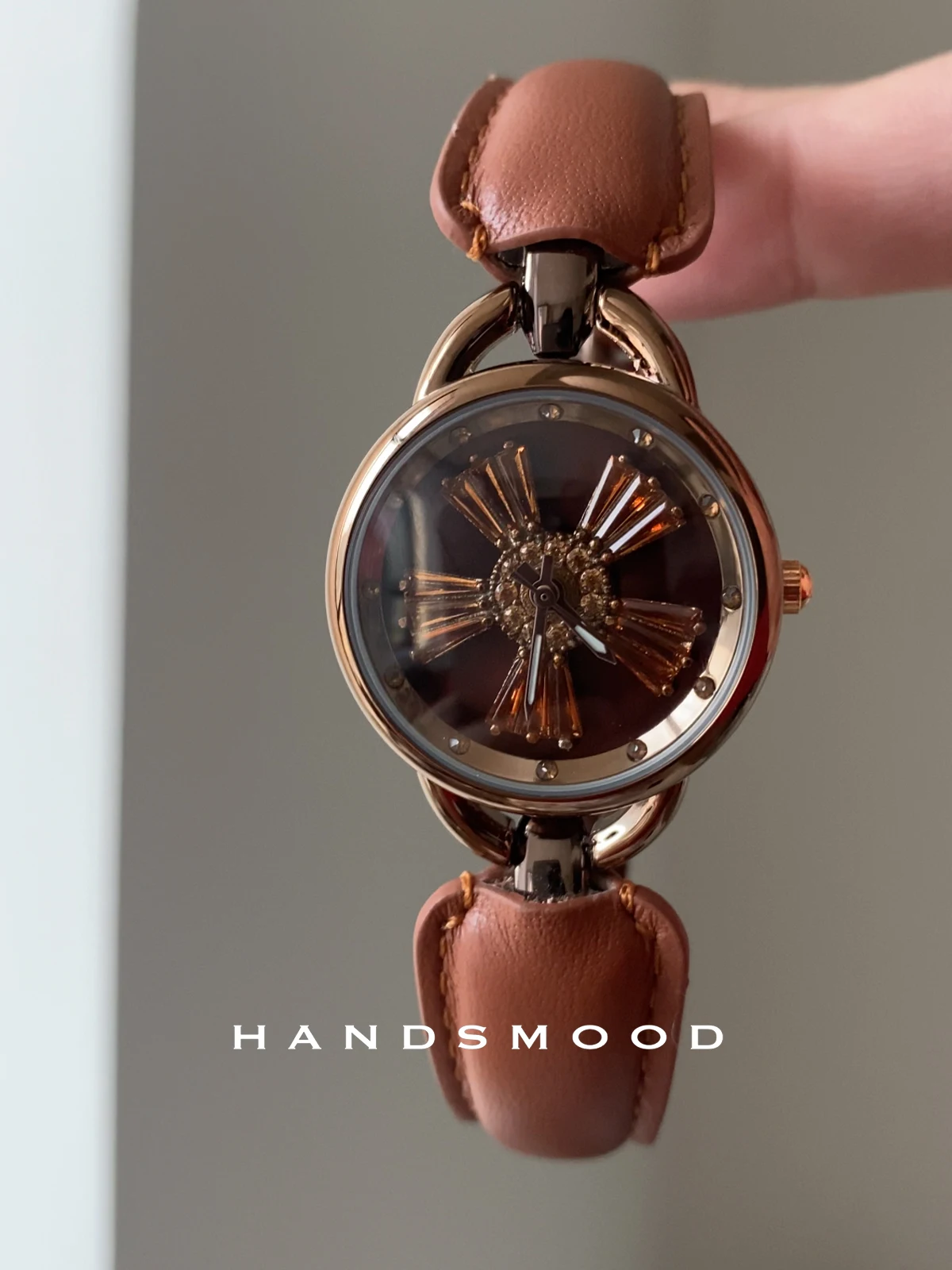 

High-quality luxury watch brown five-petal flower rotating design leather bracelet watch fashionable temperament watch