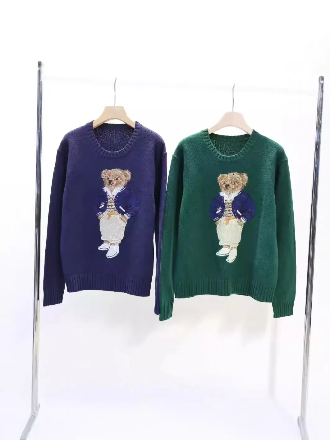 

R&L new round neck cartoon teddy bear pattern temperament commuting pullover sweater